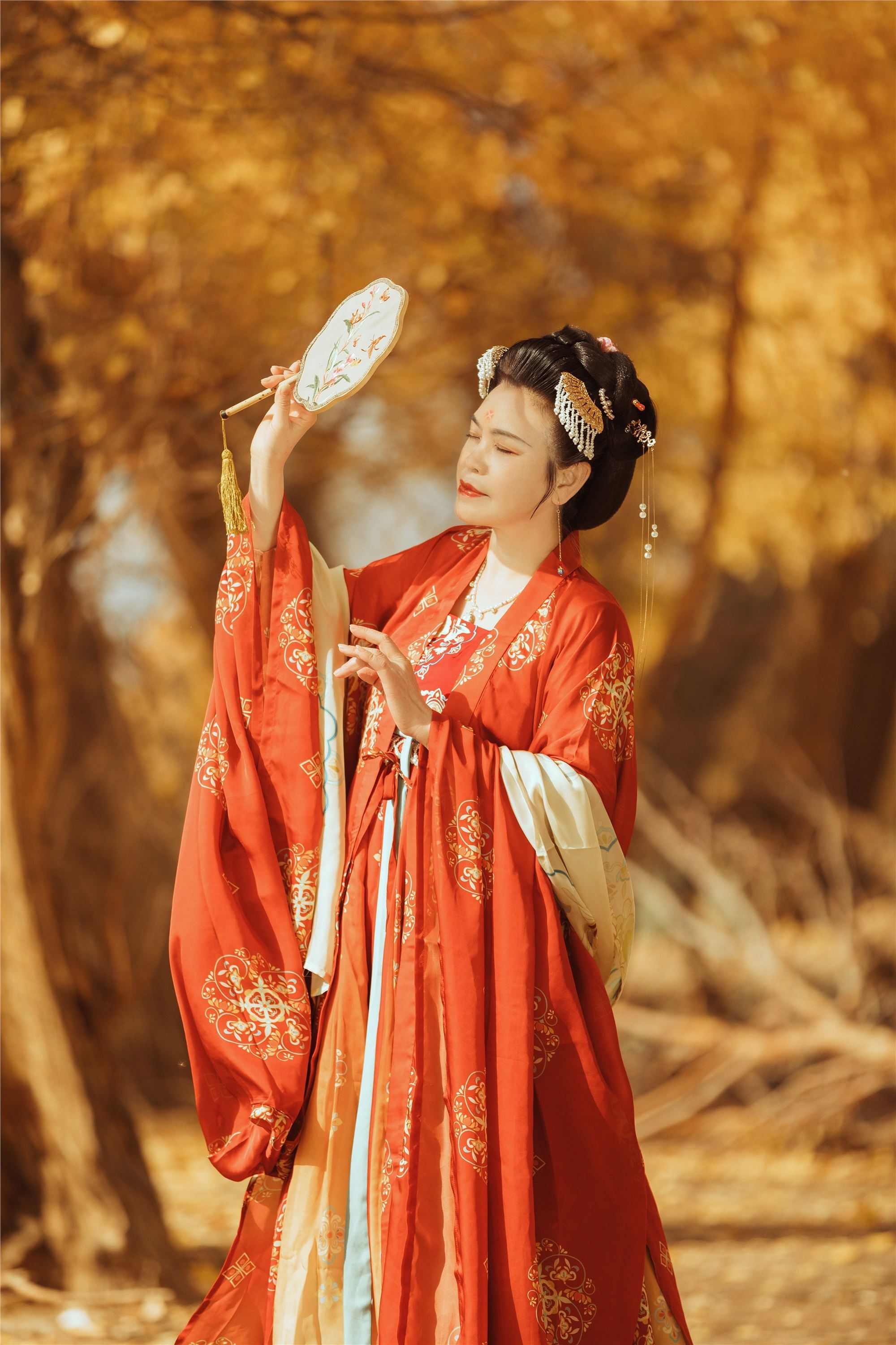 YITUYU艺图语 2021.09.03 岁月不败美人 知秋